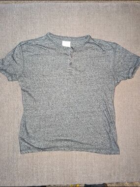 Men's Grey Henley Short-Sleeve Shirt